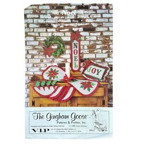 Vtg 1980 The Gingham Goose Noel Christmas Pattern Wreath Banner Pillow Placemats